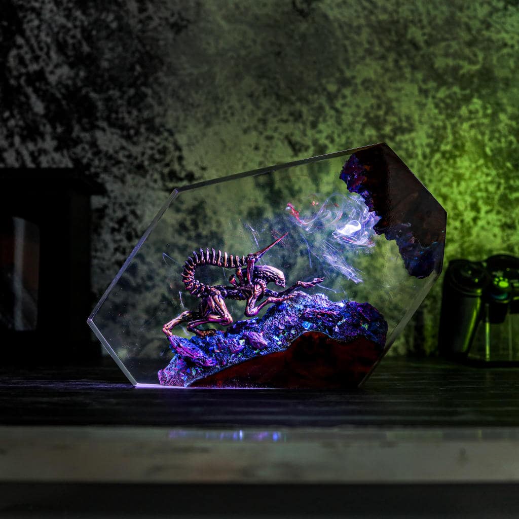 Alien Xenomorph Star Wars Epoxy Lamp