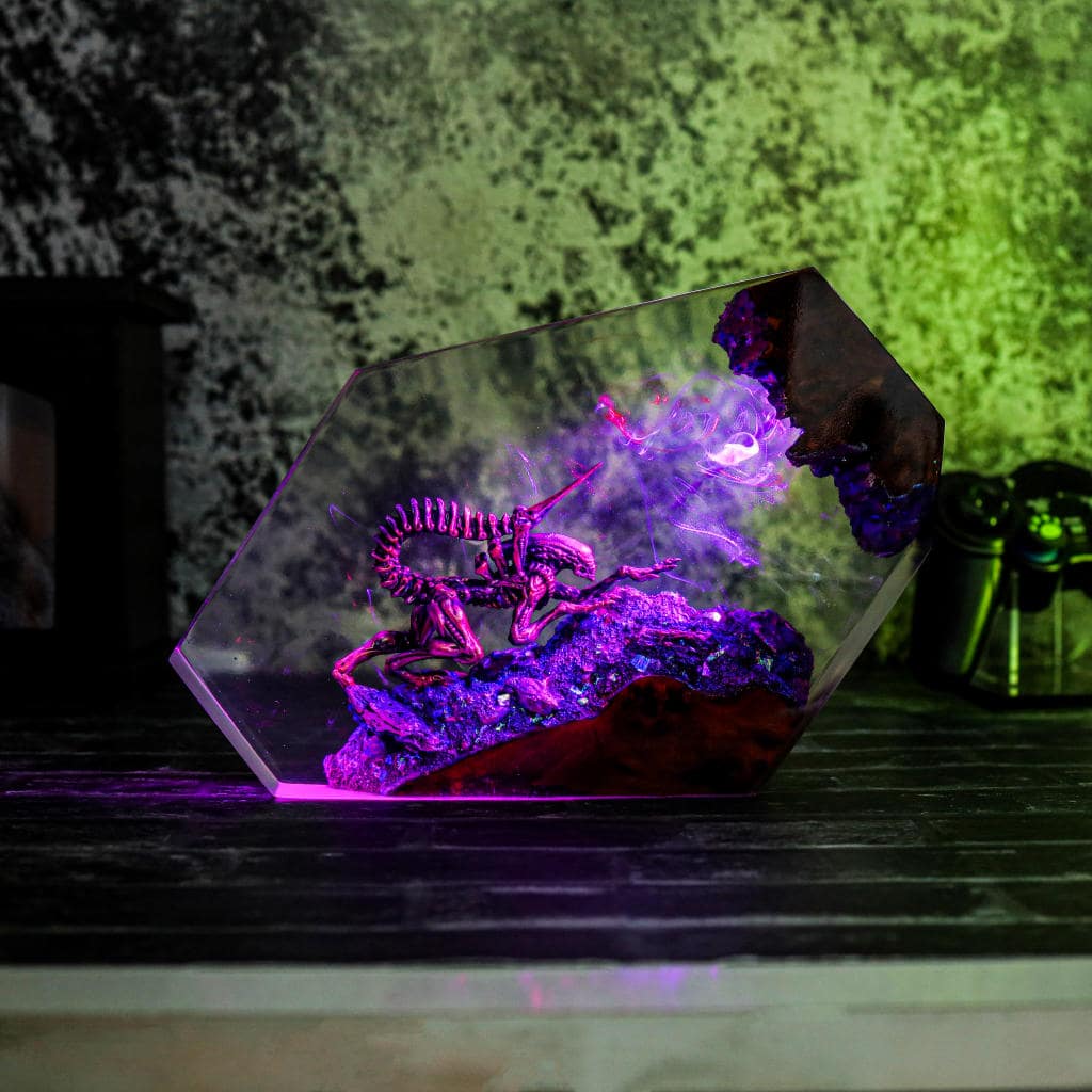 Alien Xenomorph Star Wars Epoxy Lamp