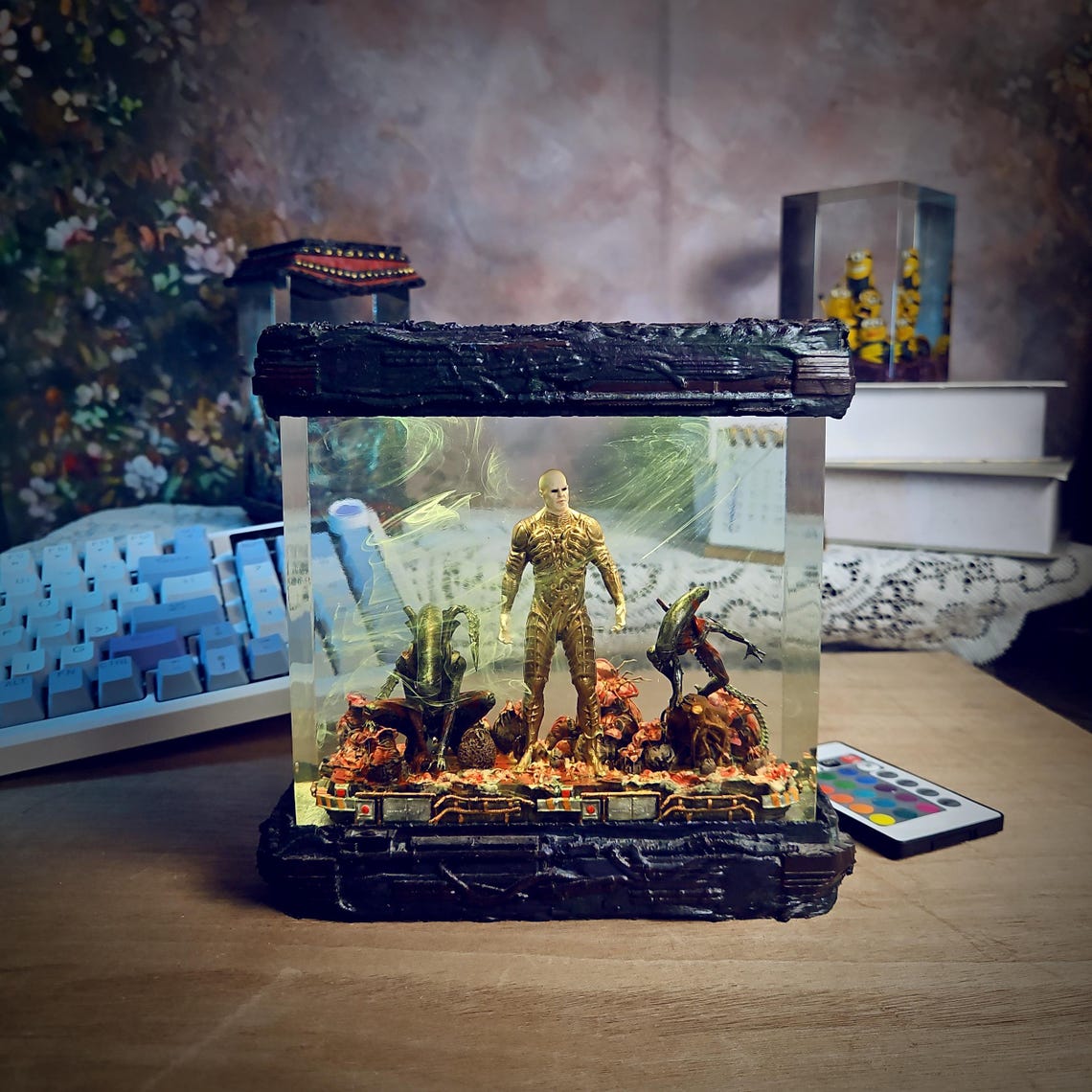 Alien Genesis – Diorama Resin LED Lamp