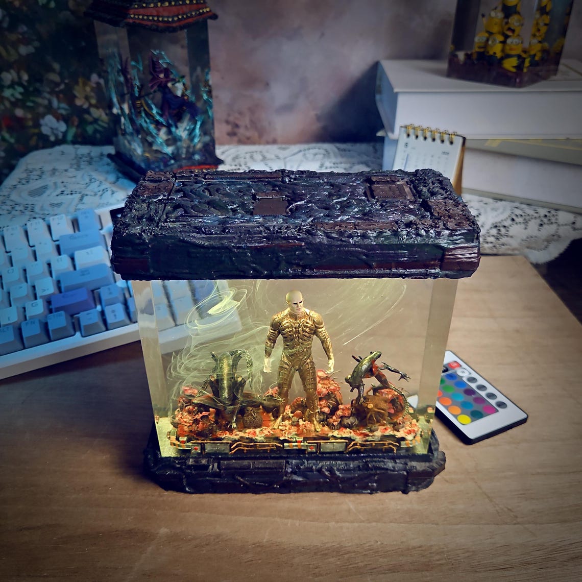Alien Genesis – Diorama Resin LED Lamp