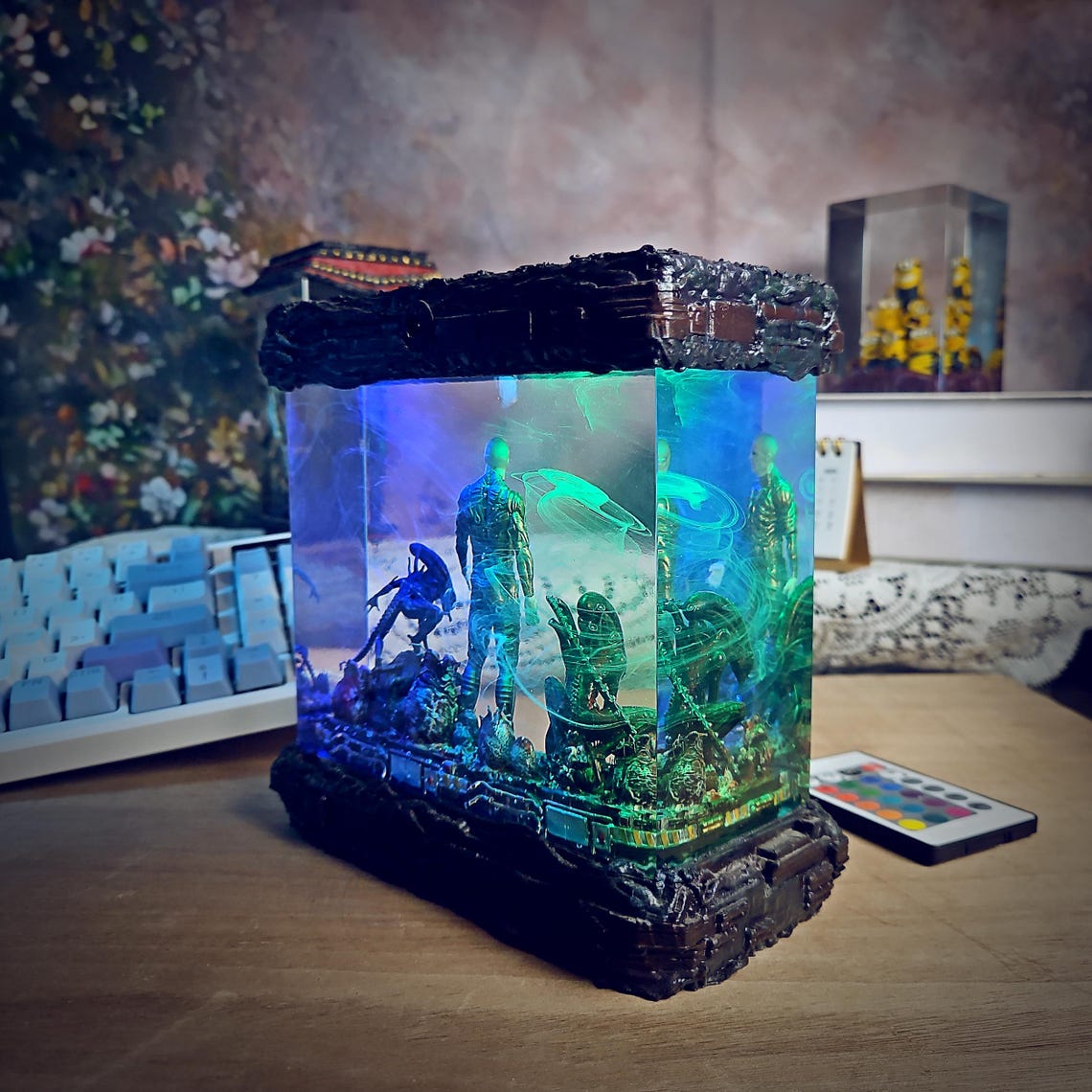 Alien Genesis – Diorama Resin LED Lamp