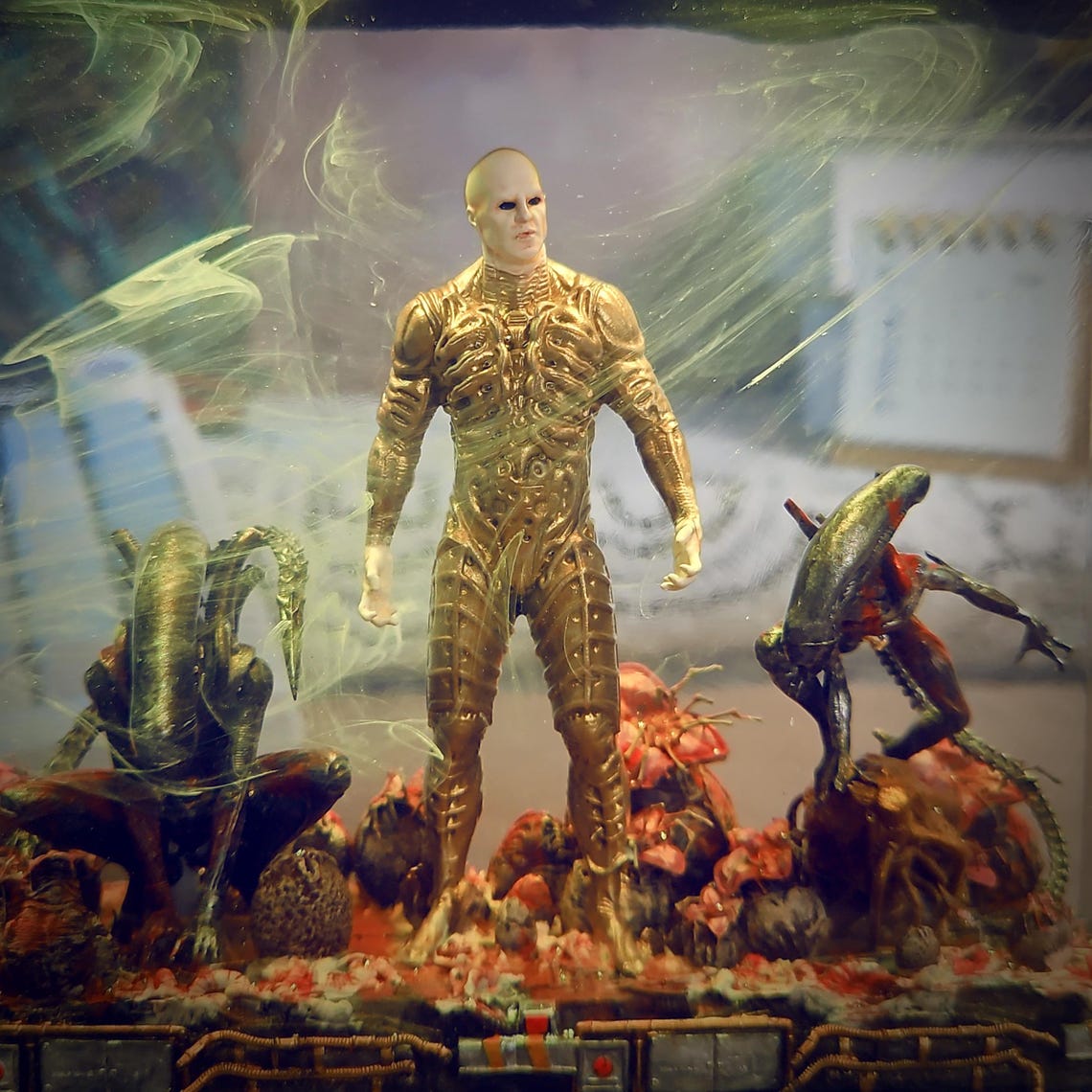 Alien Genesis – Diorama Resin LED Lamp