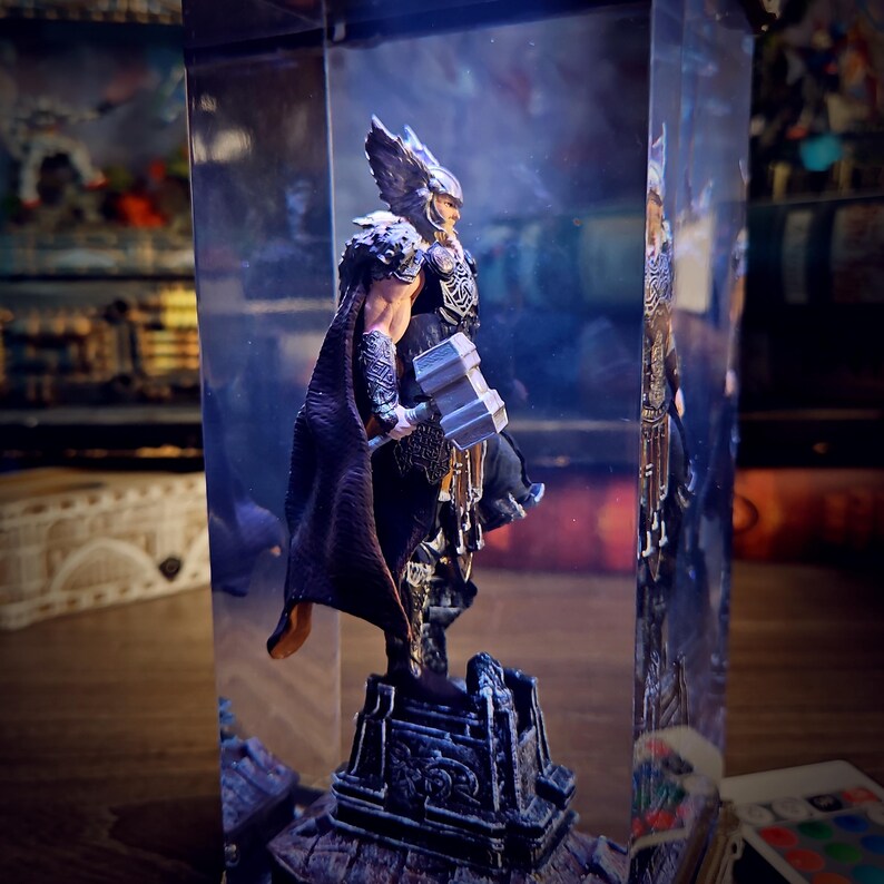 God of Thunder – Thor Diorama Resin Lamp