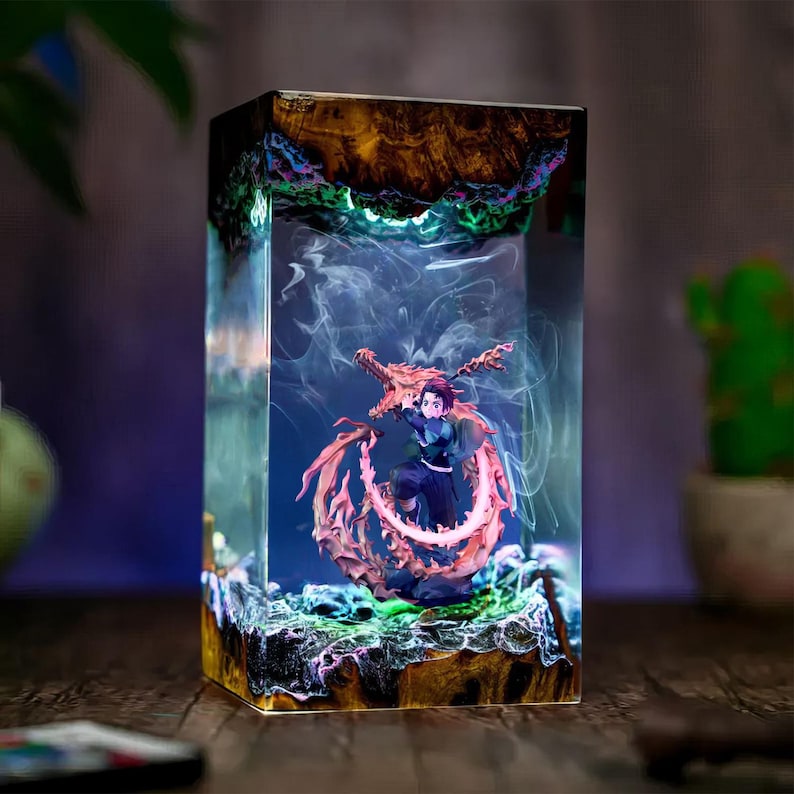 Tanjiro Kamado Epoxy Lamp – Hinokami Kagura Edition