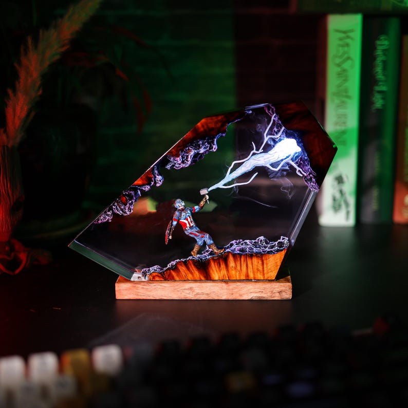 Captain America Epoxy Lamp