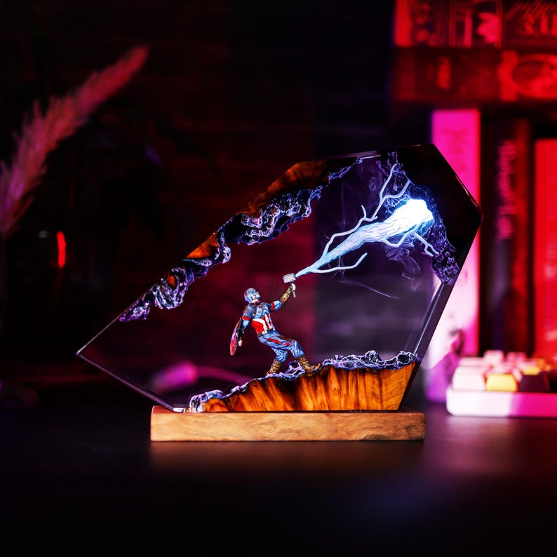 Captain America Epoxy Lamp